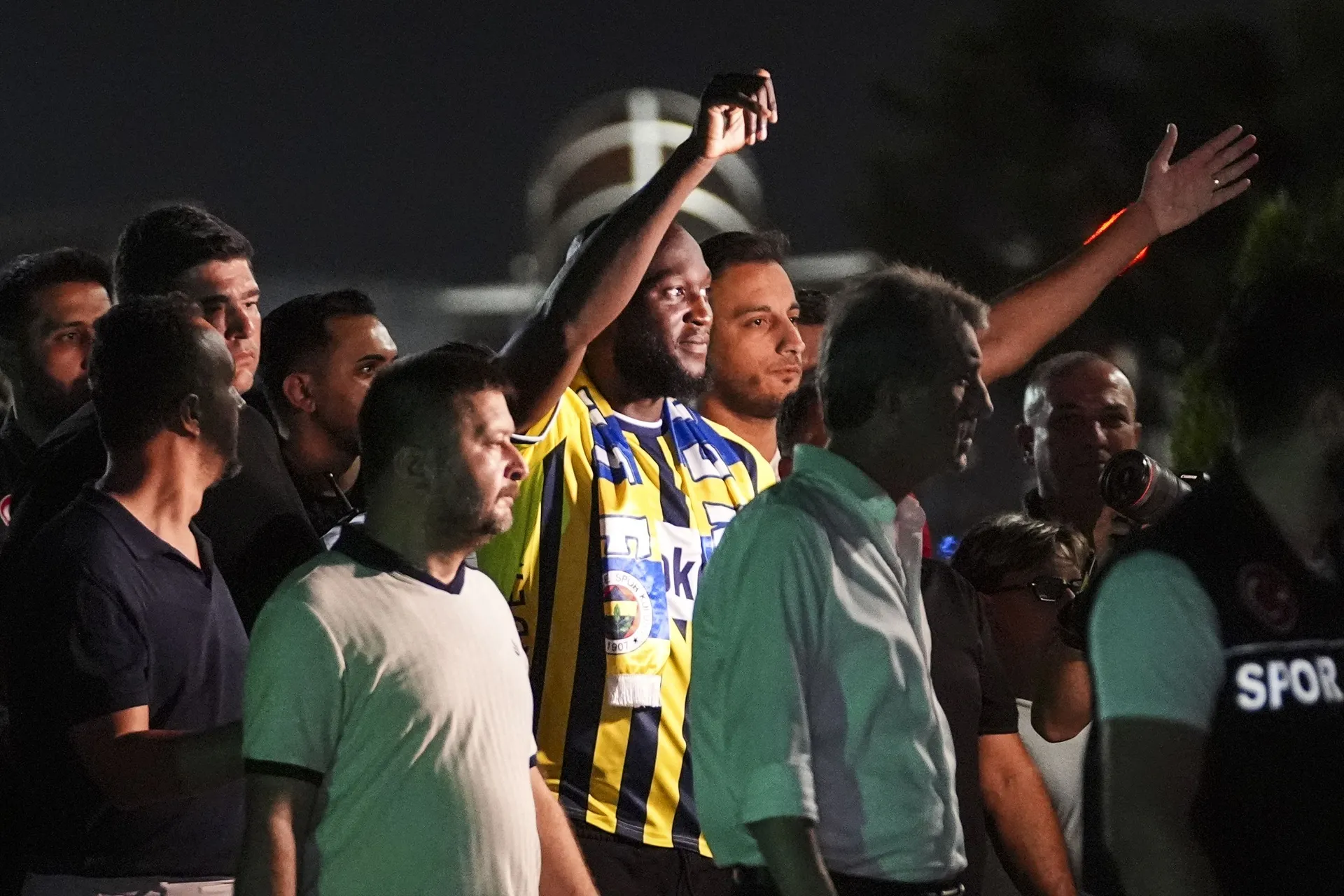 (ZVANIČNO) Turski fudbal "vrvi" od zvijezda, Lukaku potpisao za Fenerbahce