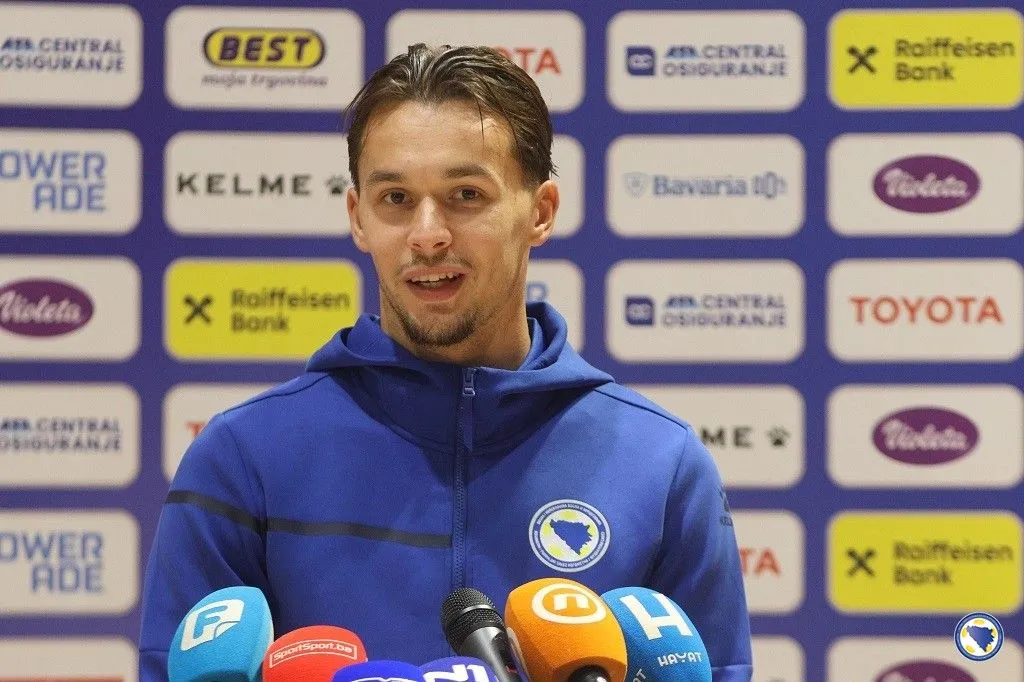 Dedić je izignorisao sva pitanja na odlasku, ali na jedno je morao odgovoriti