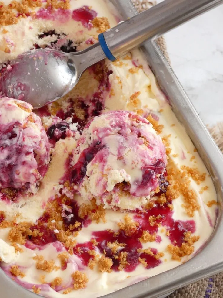 Domaći cheesecake sladoled gotov je za nekoliko minuta, savršen je za vrele dane