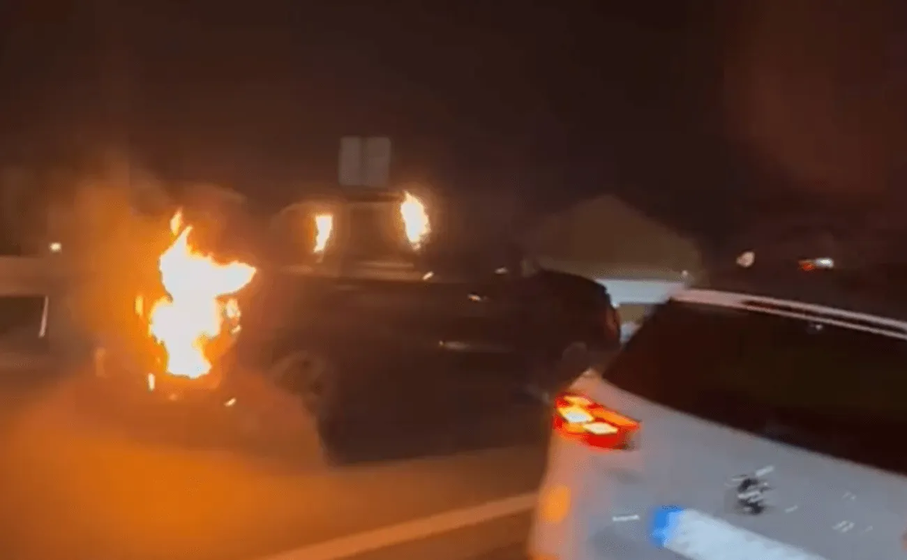 Automobil mu gorio dok je bježao od požara kod Omiša: Pogledajte dramatičan snimak