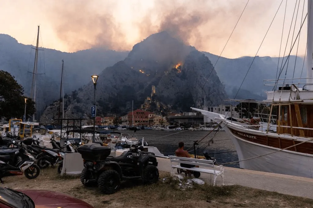 Vatrena drama kod Omiša, hiljade ljudi evakuisane, traga se za državljankom BiH