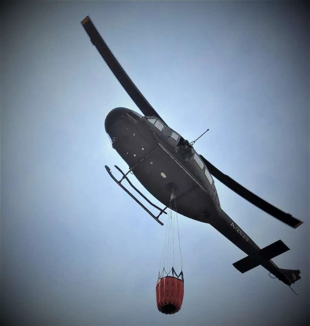 Helikopter OS BiH upućen na požarište kod Bihaća, područje je minski sumnjivo