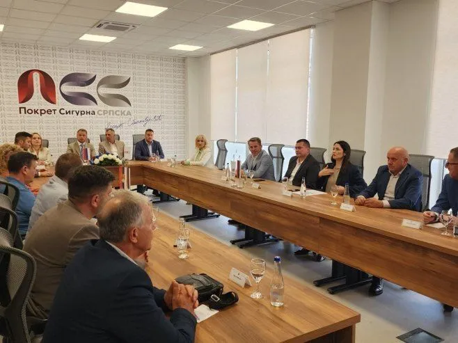 Do opštih izbora dva su putića