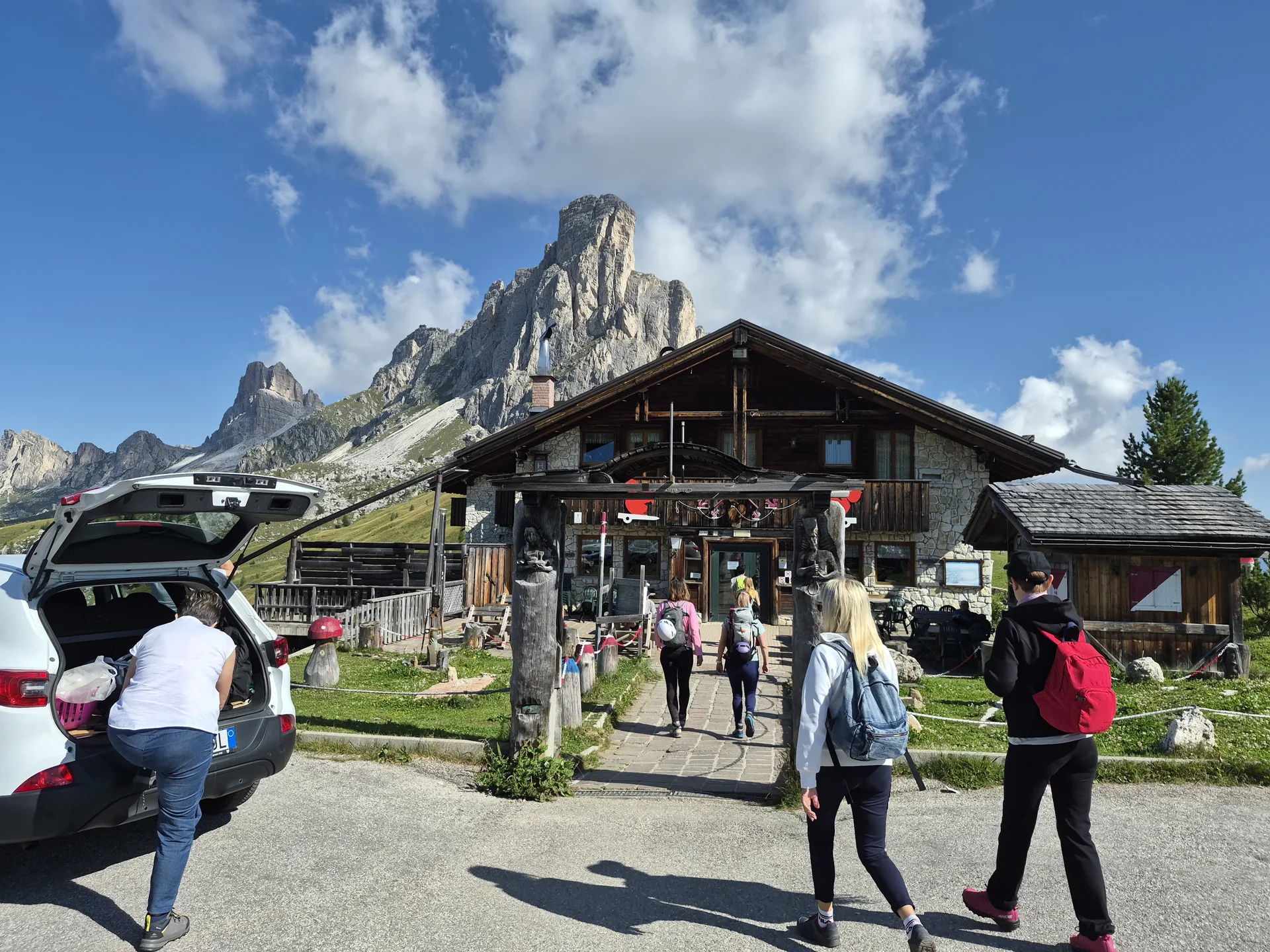 Put kroz Dolomite vodi do prizora koji izgledaju kao da nisu stvarni - slika 4