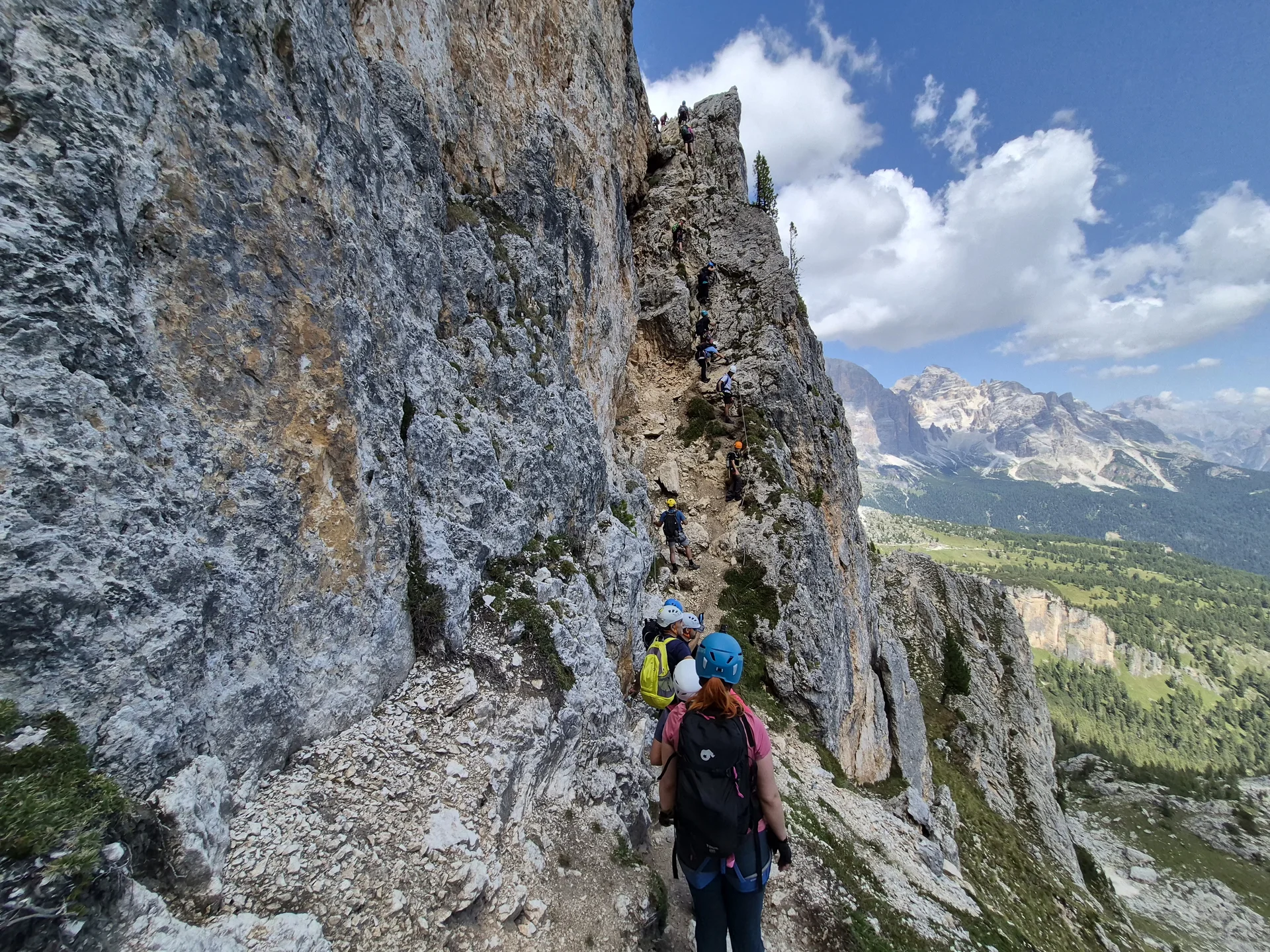 Put kroz Dolomite vodi do prizora koji izgledaju kao da nisu stvarni - slika 6