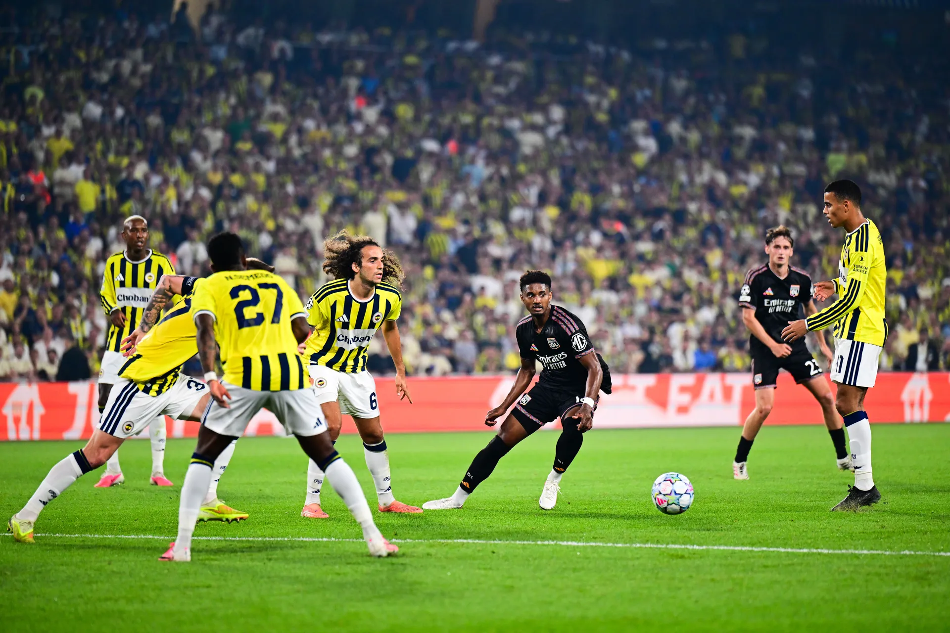 Klupa za reprezentativca BiH, Prevljaku mala minutaža, duel velikana u Istanbulu