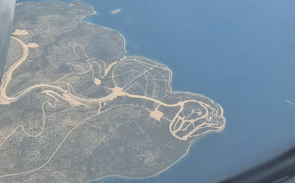 Megaprojekat od 920 miliona eura u blizini Neuma vidljiv je iz aviona, lokaciju obišao i Džeko