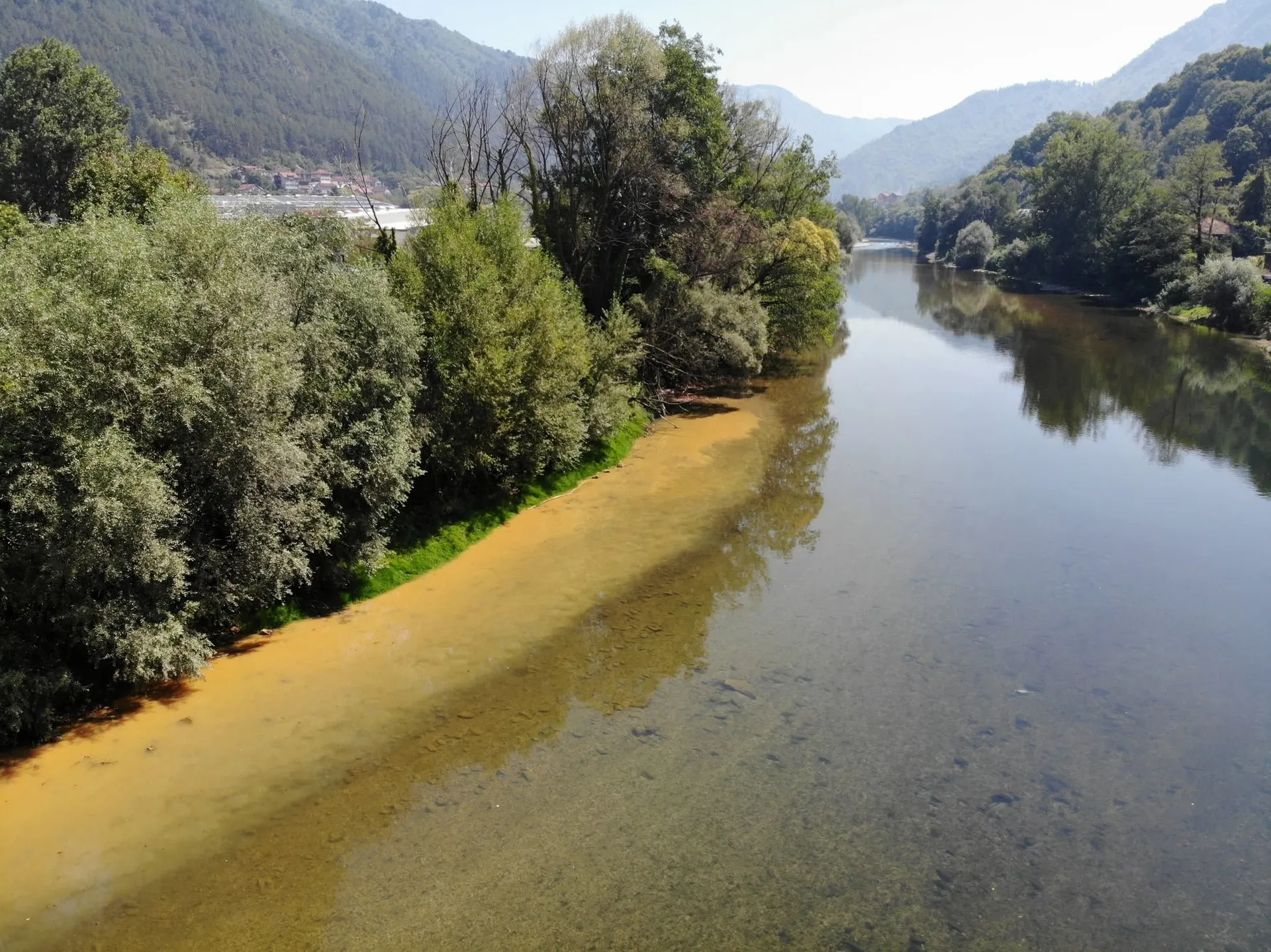 Nove fotografije izazvale zabrinutost, Neretva kod Konjica ponovo promijenila boju