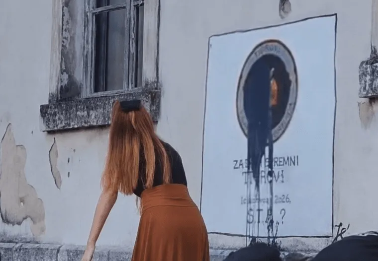 Umjetnica crnom bojom zalila mural posvećen gardijskoj brigadi Tigrovi, HDZ-ovci ogorčeni