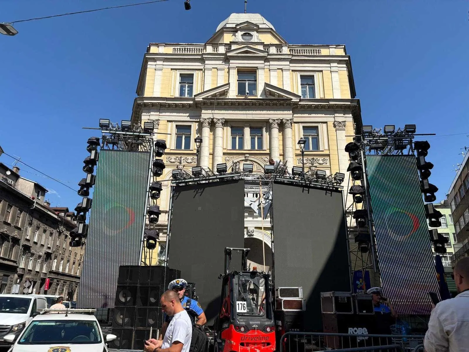 Sarajevo večeras pleše uz Solomuna, evo kako teku pripreme pred spektakl kod Vječne vatre