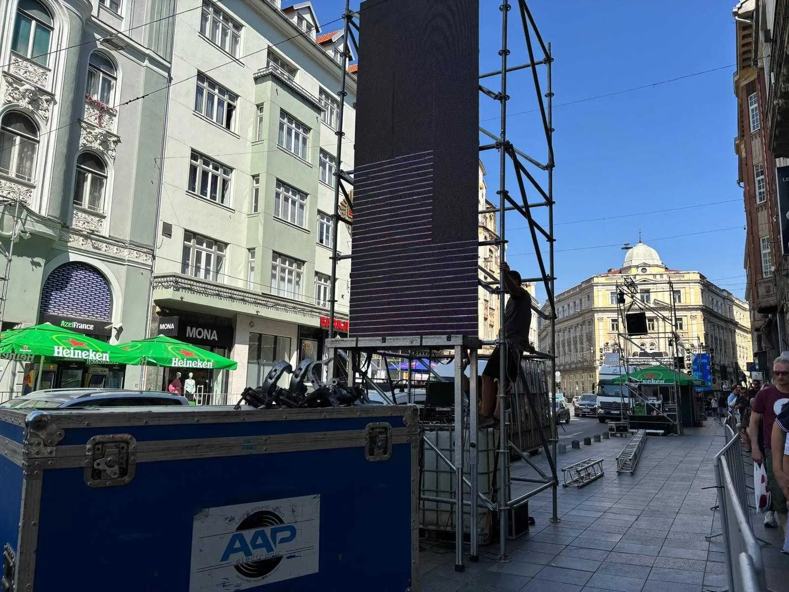 Sarajevo večeras pleše uz Solomuna, evo kako teku pripreme pred spektakl kod Vječne vatre