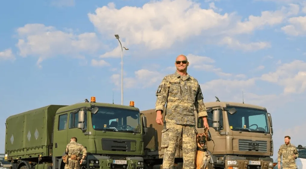 EUFOR, vojnici, vojska, austrijski kontingent, rezervne snage, kamioni, oklopnjak