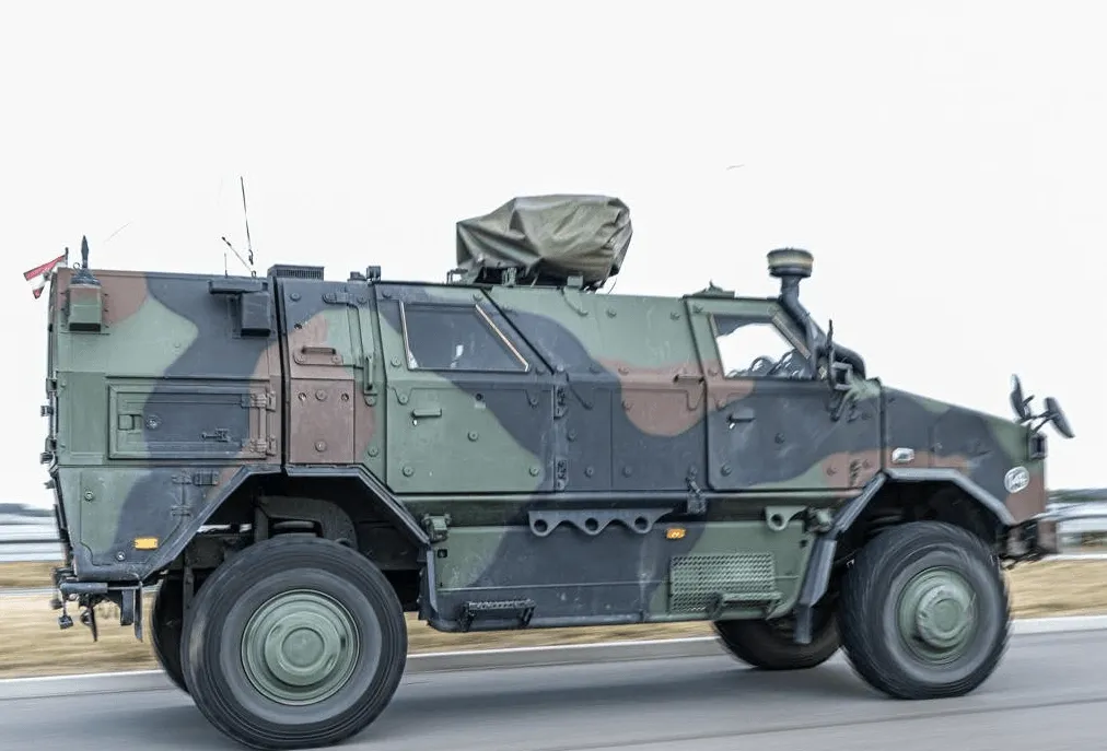 EUFOR, vojnici, vojska, austrijski kontingent, rezervne snage, kamioni, oklopnjak