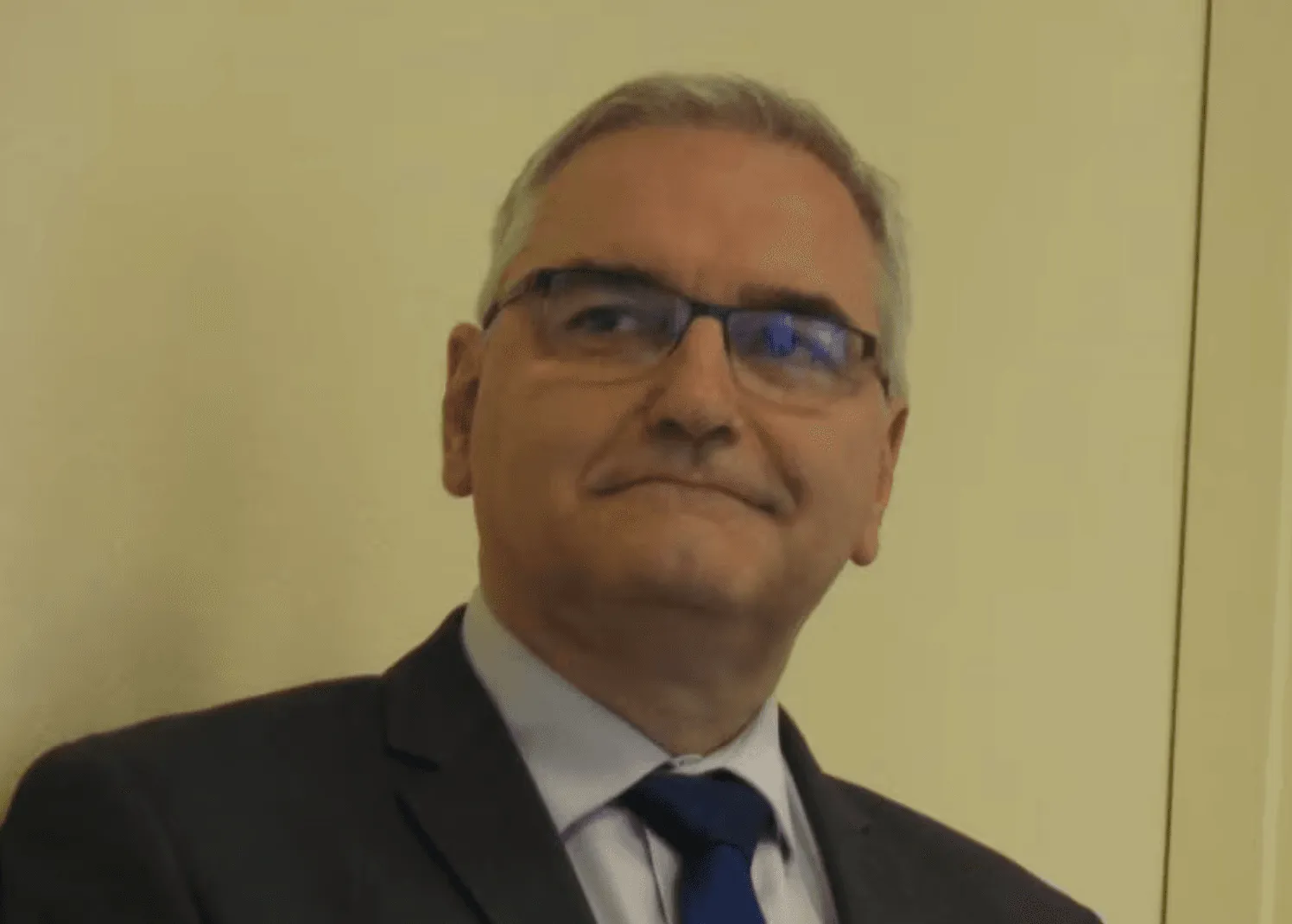 Francuski zvaničnik optužen za drogiranje gotovo 250 žena tokom razgovora za posao