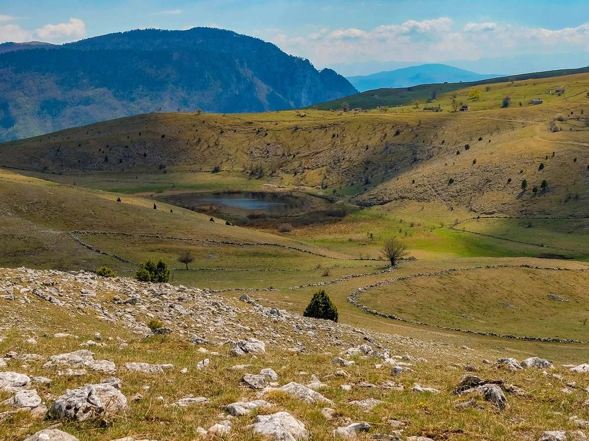 Blatačko jezero: Nacionalni spomenik u srcu planina Bosne i Hercegovine