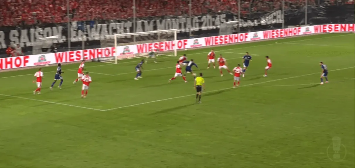 Sjajni Džeko opet spašava Schalke, nakon gola upisao i asistenciju