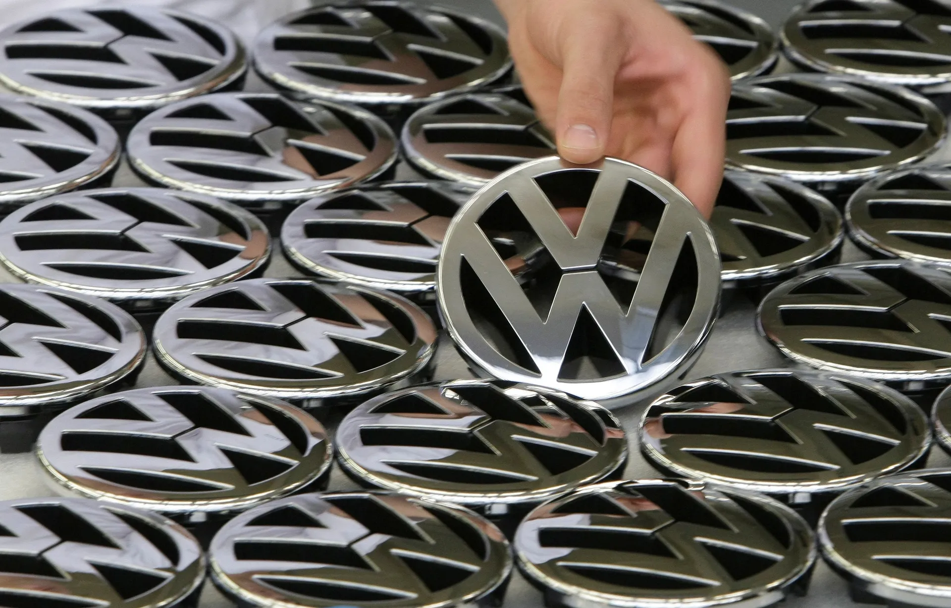 Radnici Volkswagena protestuju, izviždali direktora zbog plana za otkaz 50.000 ljudi