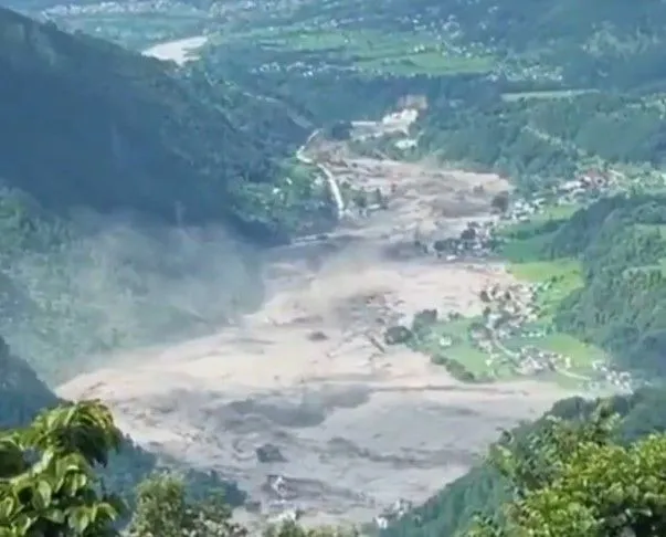 Katastrofa u Nepalu, bujica odnijela sela, strahuje se od brojnih žrtava