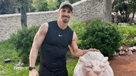Zlatan Ibrahimović uživa na hrvatskoj obali sa suprugom, odmor provodi u luksuznoj vili