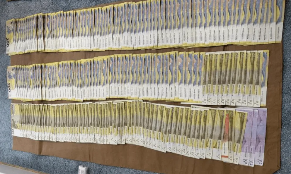 (FOTO) U akciji Catering oduzeta velika količina novca, droga, oružje i skupocjena vozila