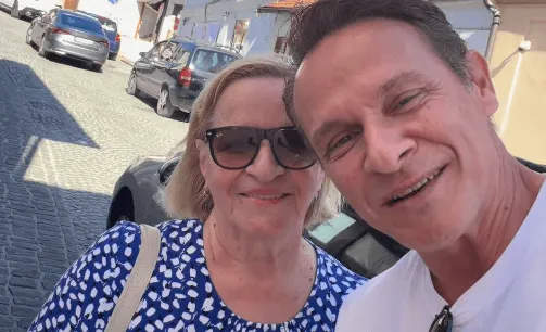 Enis Bešlagić dirnuo objavom iz Tešnja: "Sretni smo mi koji imamo živu majku"