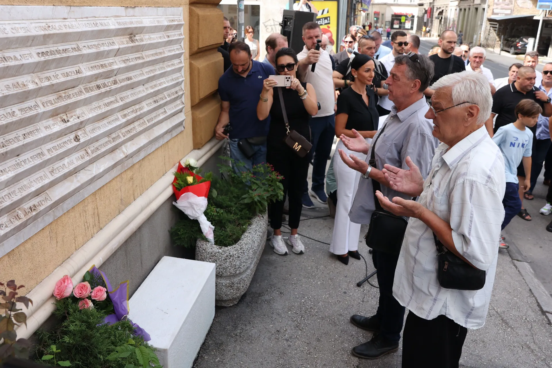 Sarajevo se prisjetilo 43 ubijenih na Markalama
