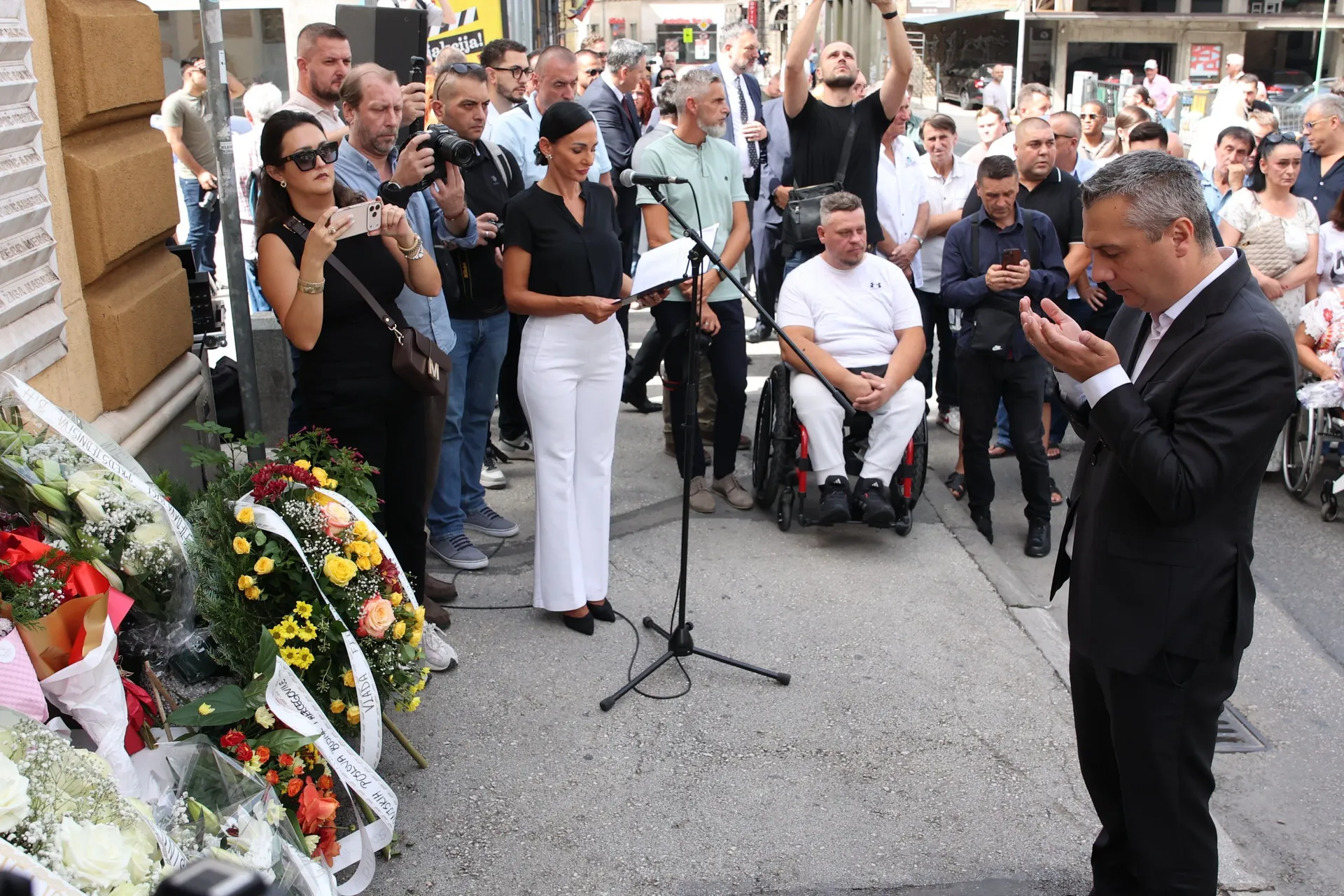 Sarajevo se prisjetilo 43 ubijenih na Markalama