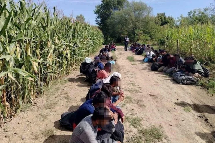 Više od 60 migranata otkriveno na području Bosanske Dubice, oglasio se GP BiH