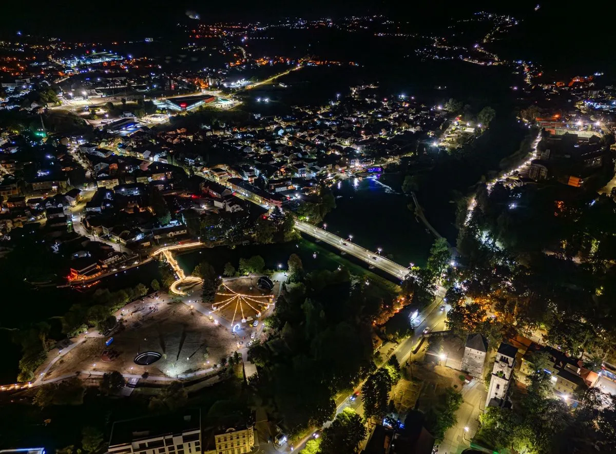 Bihać, noć, sjaj, panorama