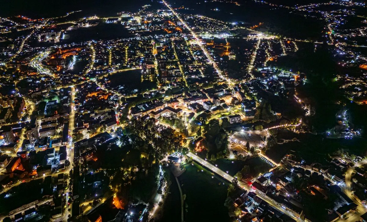 (FOTO) Ljepota od koje zastaje dah: Prepoznajete li "biser BiH" u noćnom sjaju?