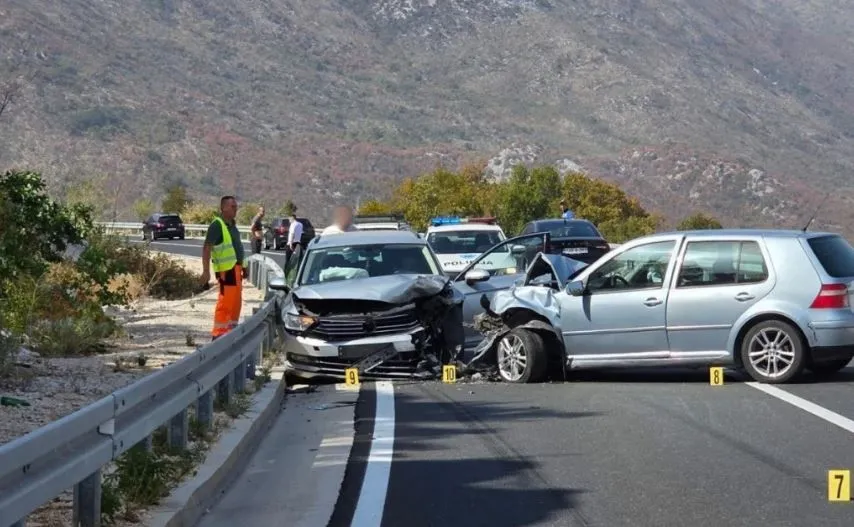 Strahovit sudar Golfa i Passata na putu Neum – Stolac, više povrijeđenih