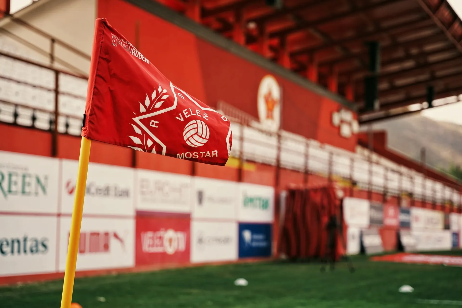 Vlada FBiH na hitnoj sjednici izdvojila 3 miliona KM za stadione gradskih rivala