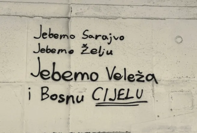 Uvredljivi grafiti, Prozor, ustaški grafiti