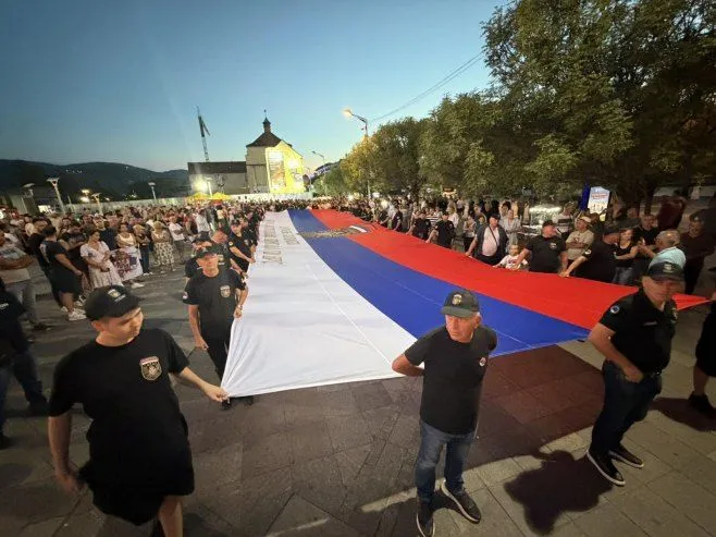 Stidi se grade na Vrbasu: Odata počast ratnom zločincu Ratku Mladiću