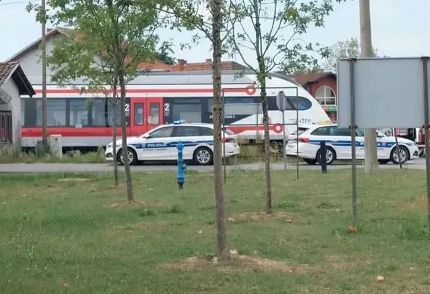 Putnički voz iskočio iz šina u bh. komšiluku: "Čuo se udarac"