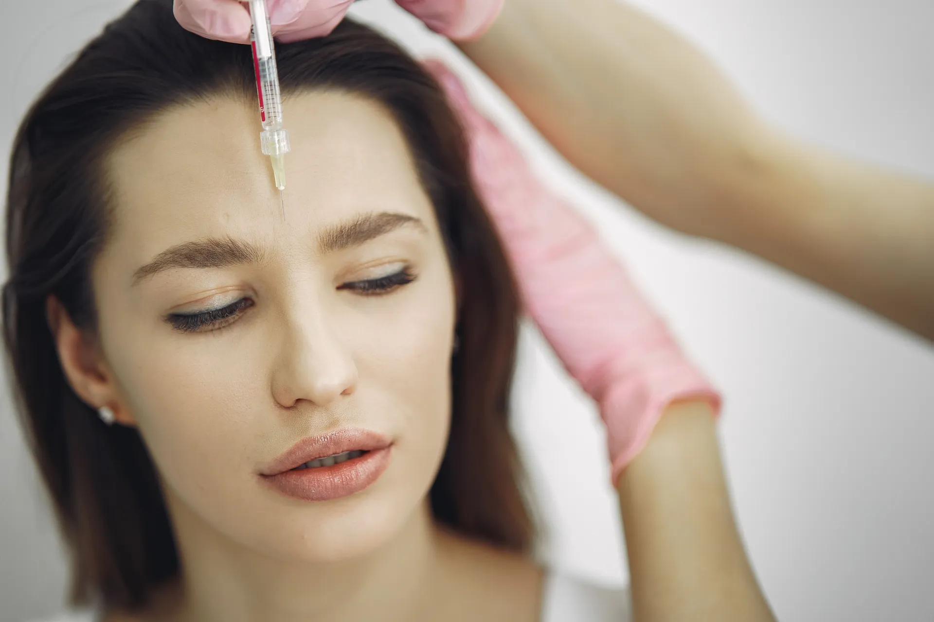 Botoks prije prvih bora: Prevencija ili opsesija mladolikim izgledom?
