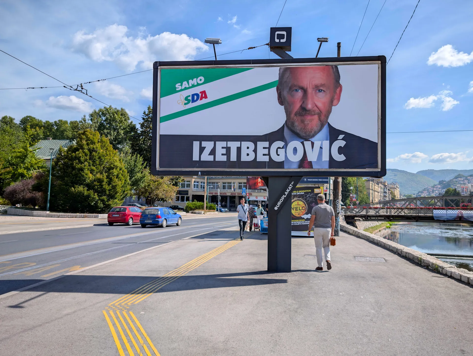 Počela predizborna kampanja u BiH, nasmijana lica osvanula na plakatima