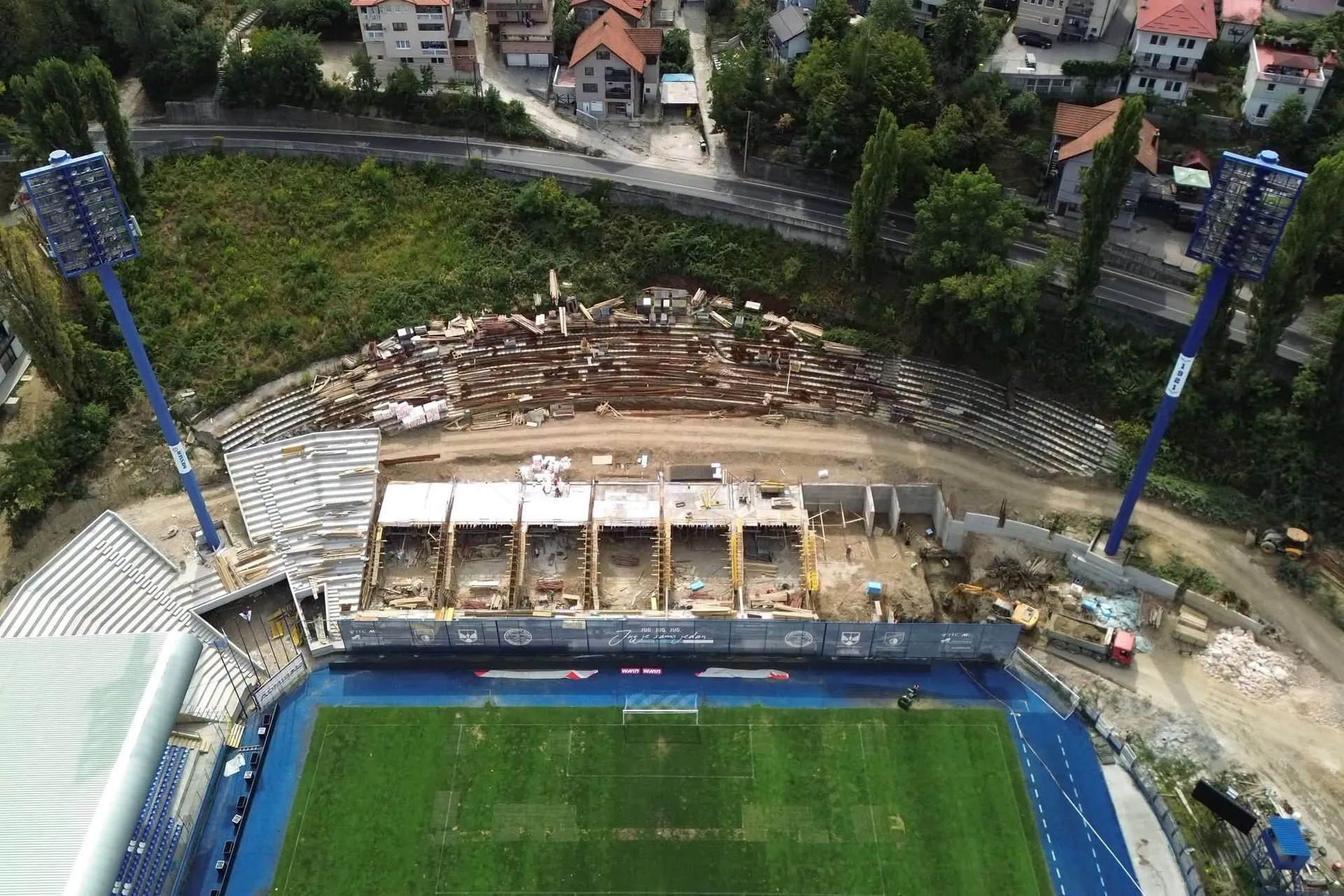 FK Željezničar objavio fotografije, evo kako napreduje južna tribina na Grbavici