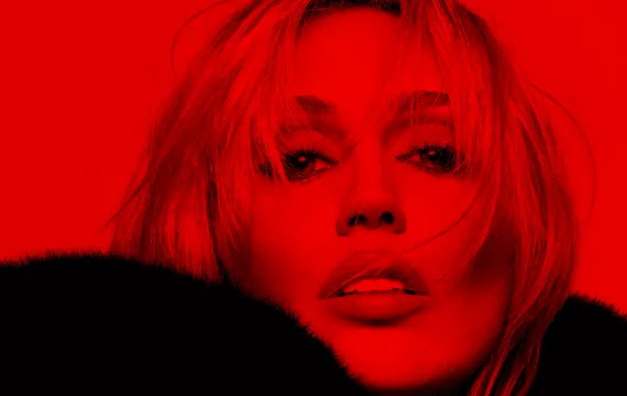 Miley napravila veliki zaokret: Odbacila prezime, najavila album i spotom oduševila sve