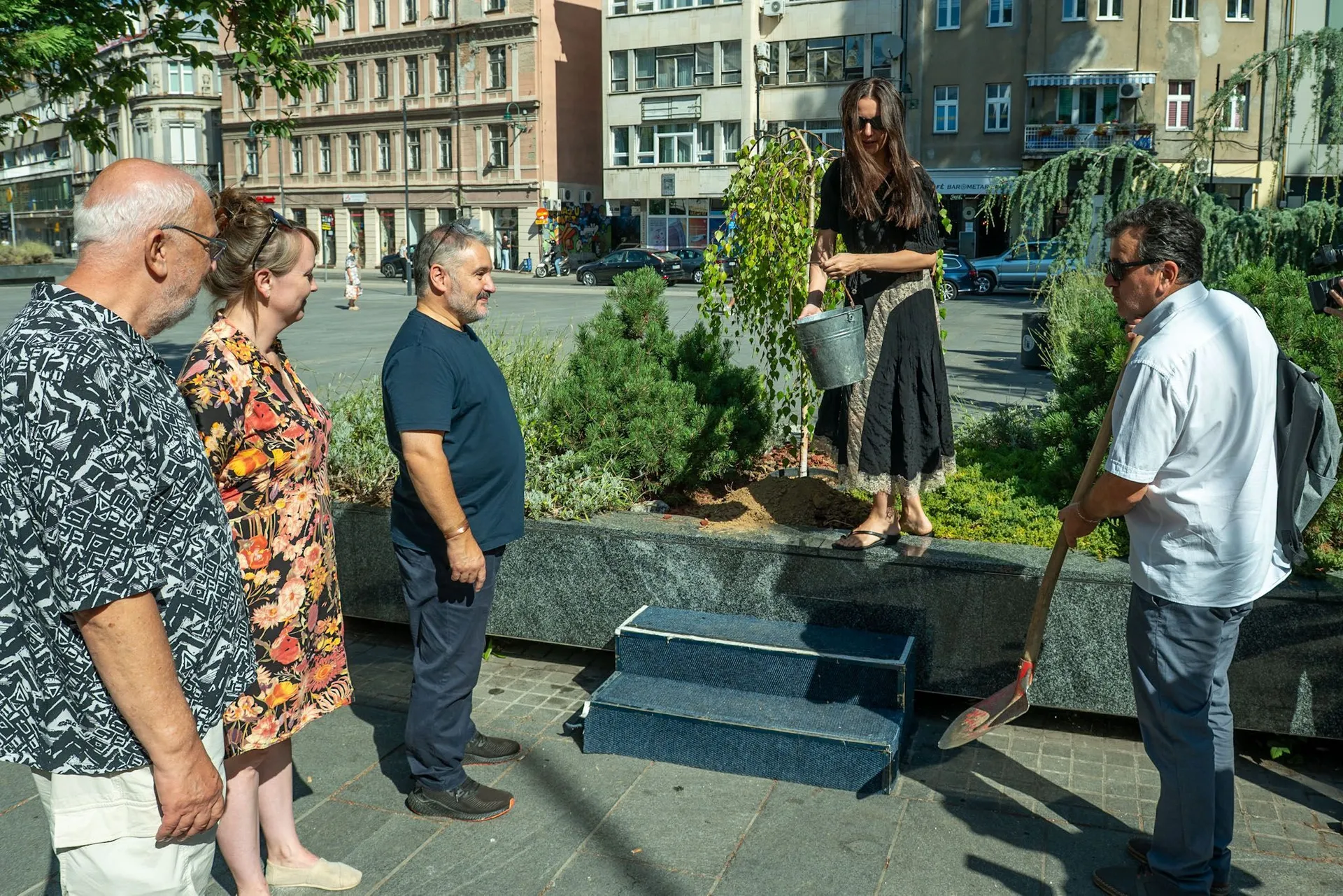 Zasađeno "drvo života": Pozorišni Trg Susan Sontag postao dio Festivalske šume