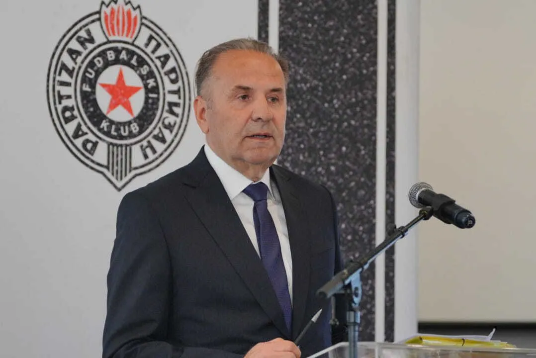 Rasim Ljajić napustio stadion zbog odavanja počasti ratnom zločincu Mladiću