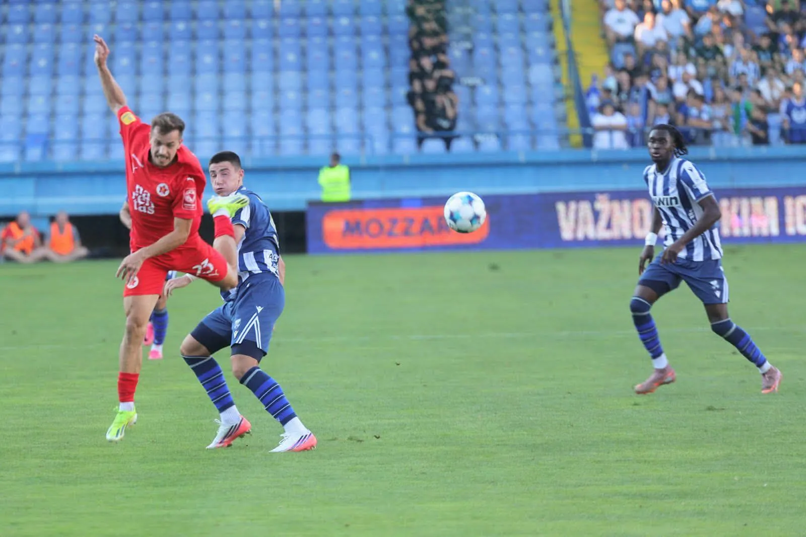 (FOTO) Željezničar savladao Velež i pobjedom najavio derbi sa Sarajevom - slika 5