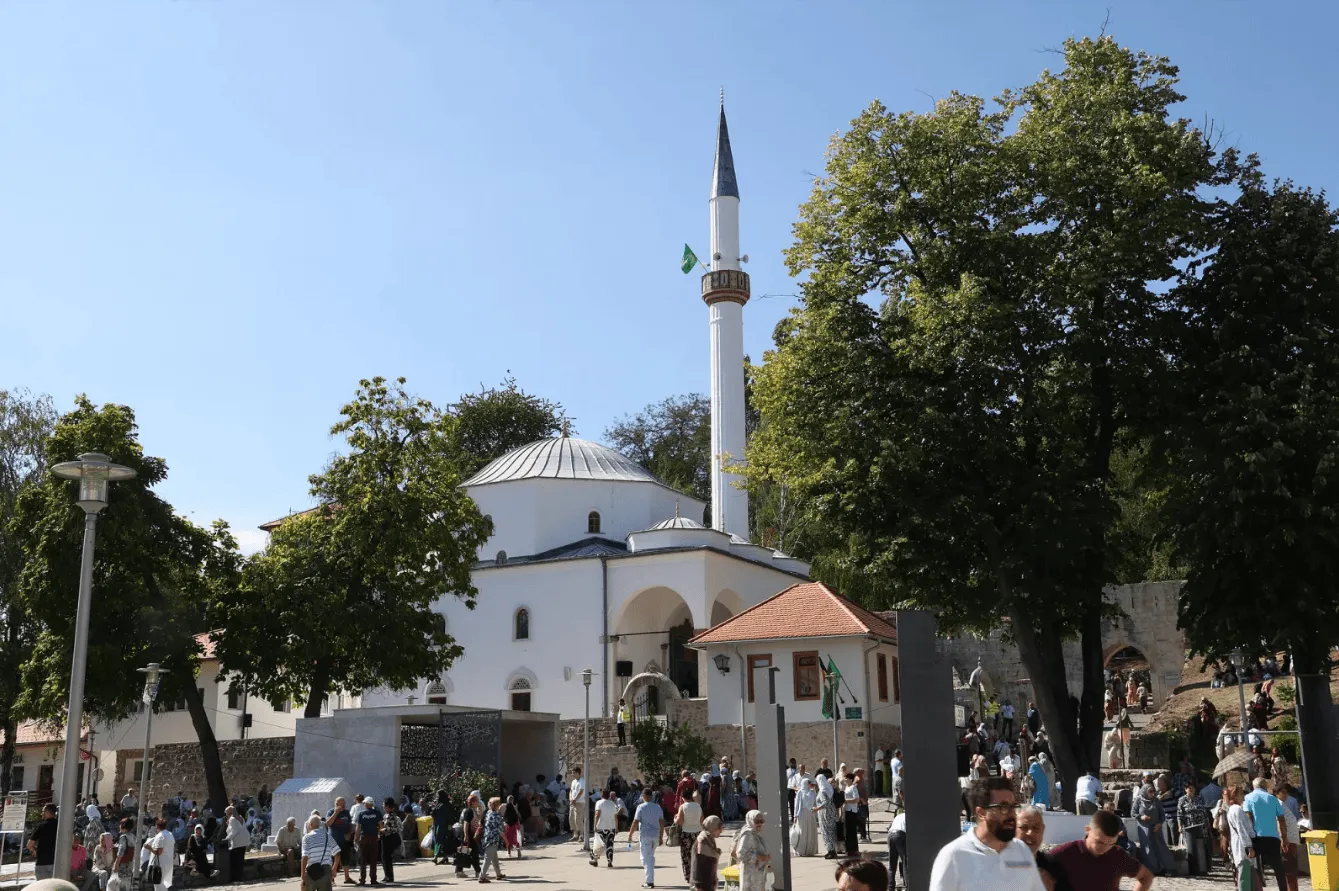 Naslijeđe Zmaja od Bosne: Svečano otvorena Husejnija džamija