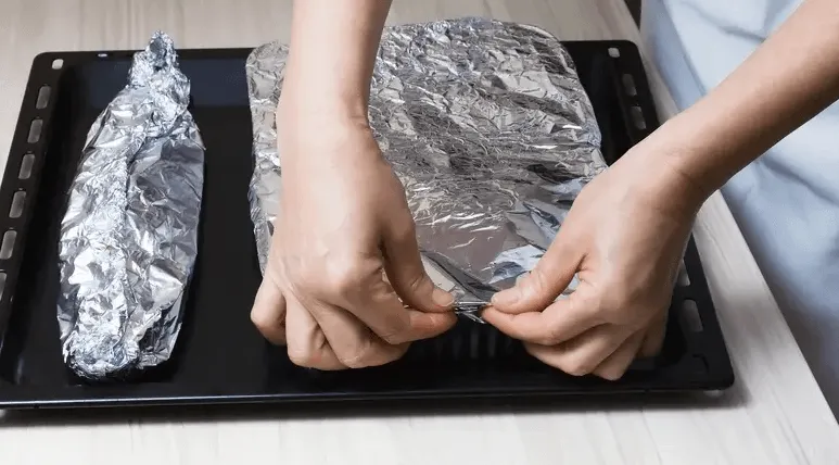 Svi je često koristimo, ali ovu hranu ne treba čuvati u aluminijskoj foliji