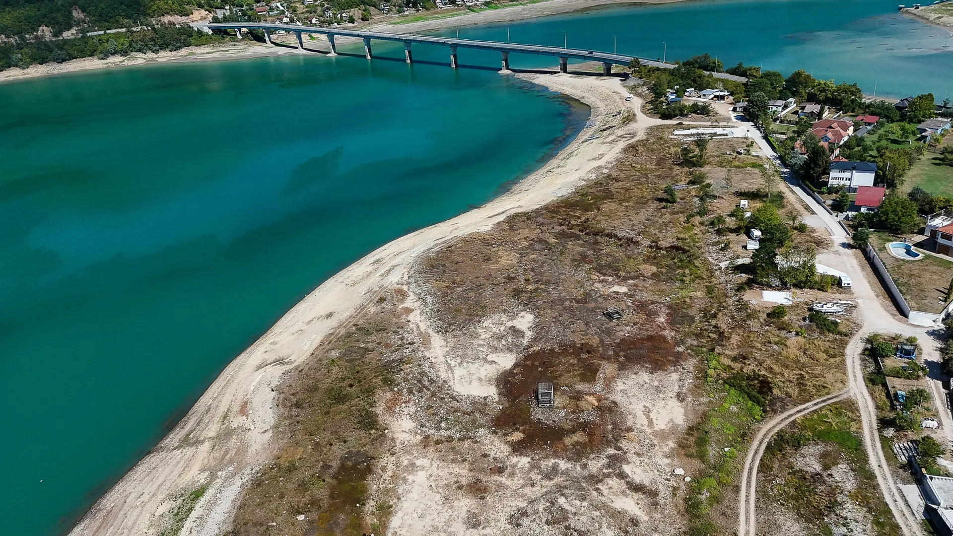 Jablaničko jezero se povuklo, Neretvu u Konjicu skoro možete pregaziti