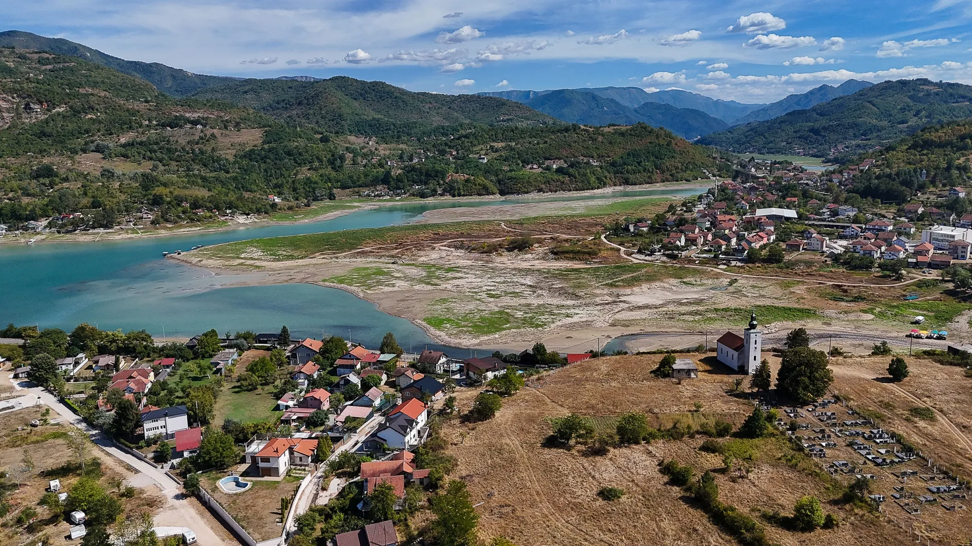 Jablaničko jezero se povuklo, Neretvu u Konjicu skoro možete pregaziti