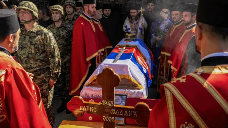 Ratko Mladić, haški osuđenik za genocid, sahranjen uz vojne počasti