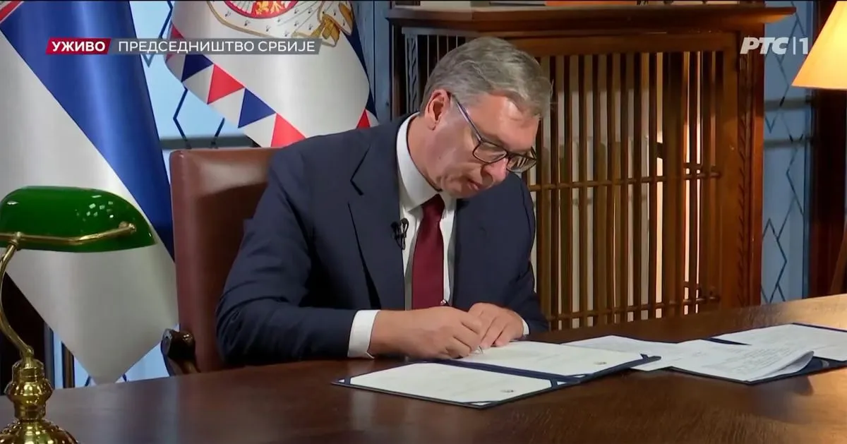Sada i zvanično: Vučić raspisao vanredne parlamentarne izbore