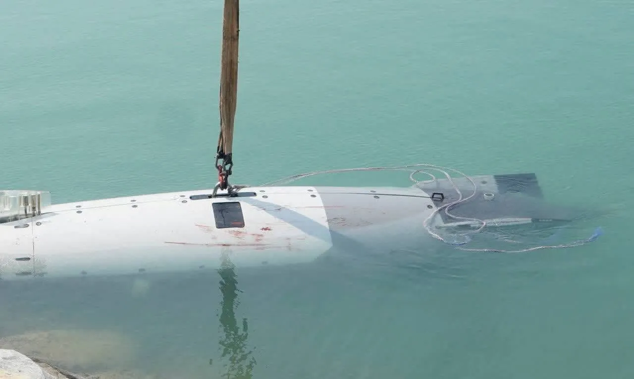 An unmanned U.S. submersible Iran's Islamic Revolutionary Guard Corps says it captured at the entrance of the Strait of Hormuz, at an undisclosed location in Iran, in this picture obtained on September 8, 2026. IRGC/WANA (West Asia News Agency)/Handout vi