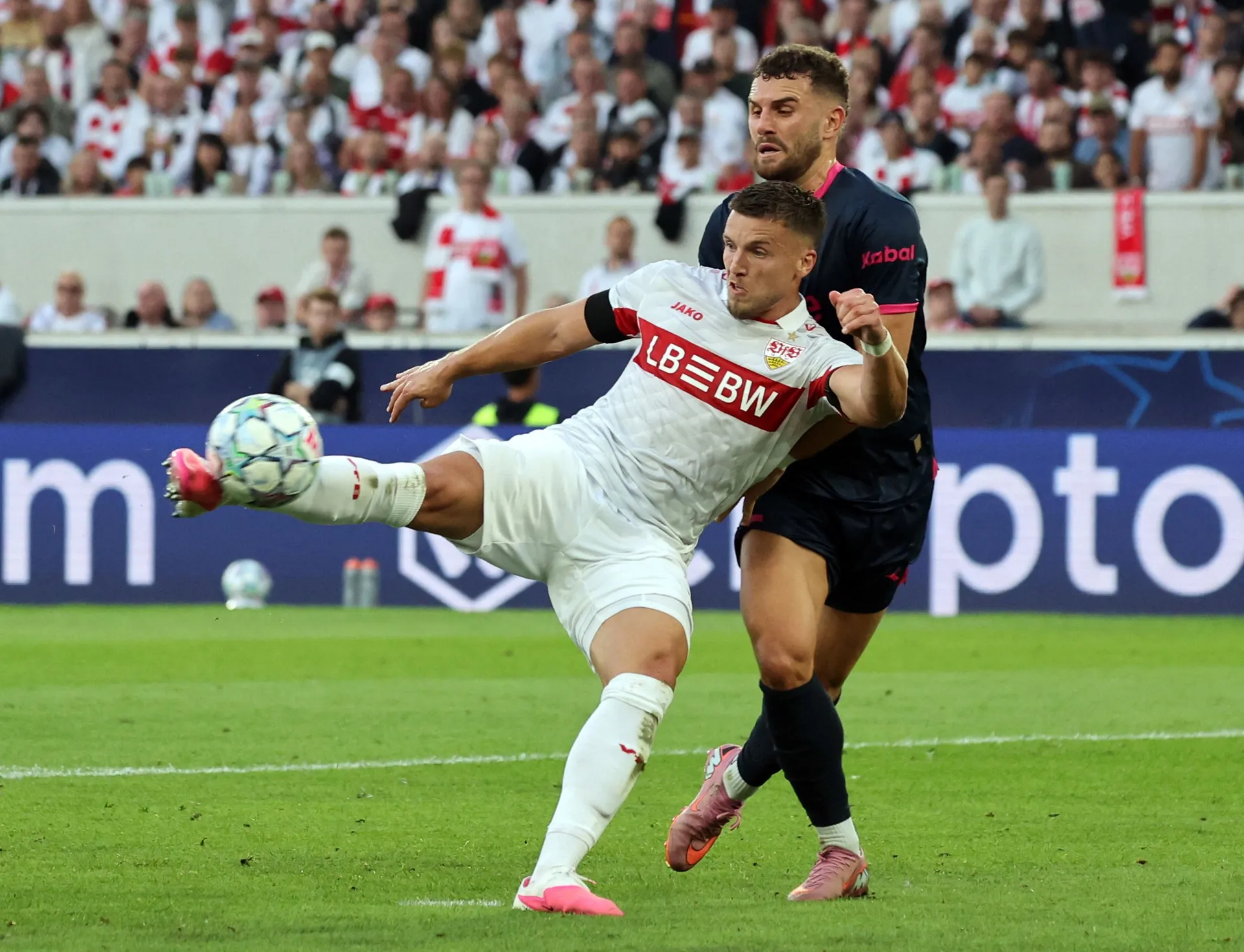 Hat-trick Demirovića u pobjedi Stuttgarta, Barcelona deklasirala Feyenoord